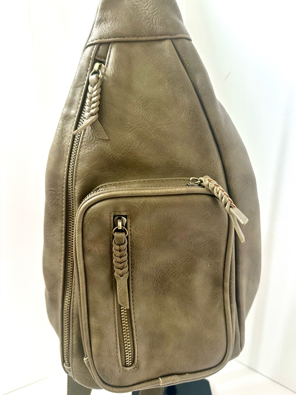 Antik Kraft Olive Crossbody Sling Bag Vegan Leather Adj. Strap Geo Lining EUC